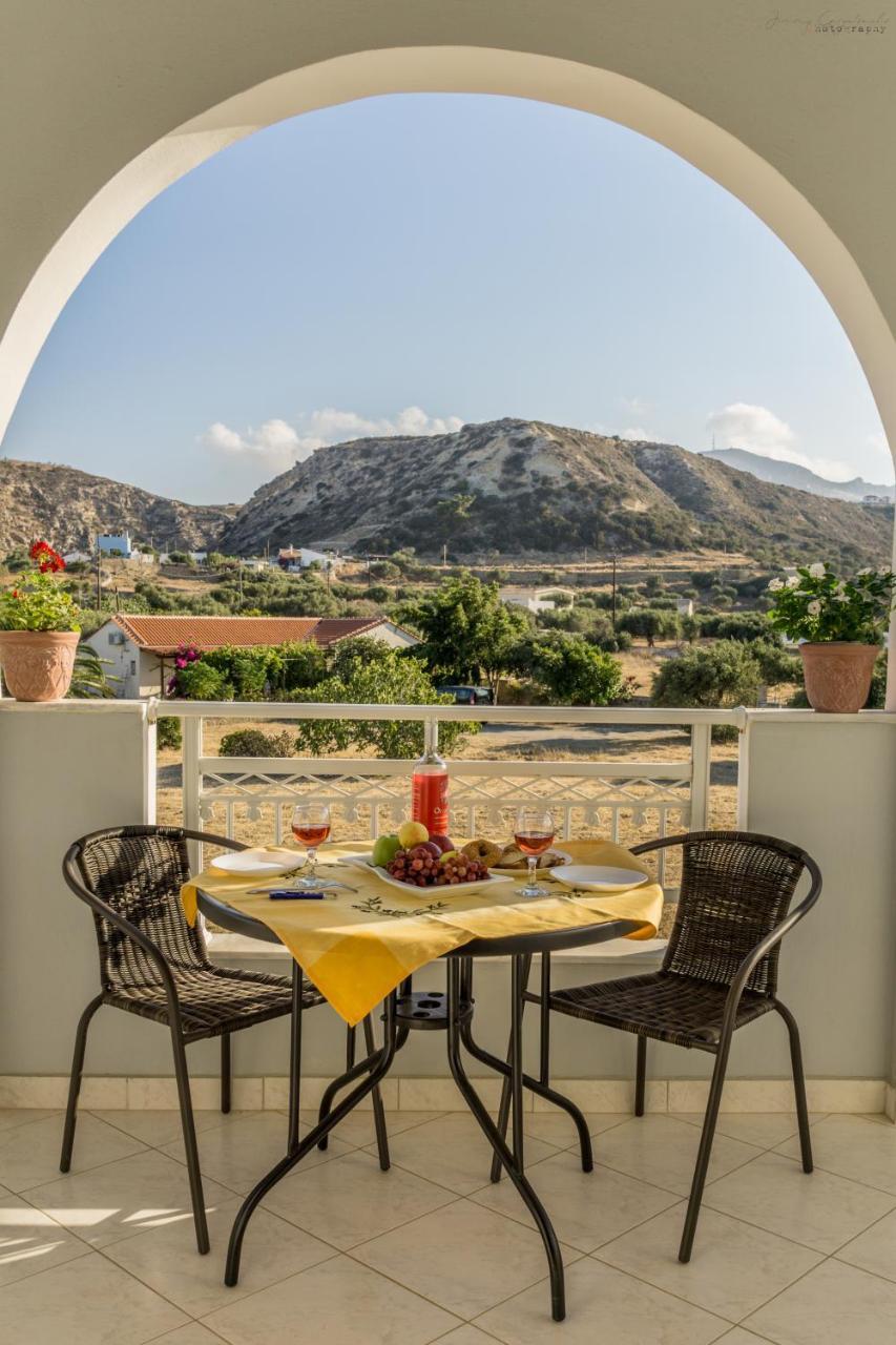 Sotirios Apartments Karpathos Exteriör bild