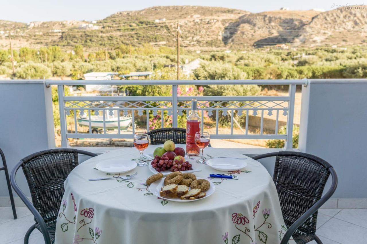 Sotirios Apartments Karpathos Exteriör bild