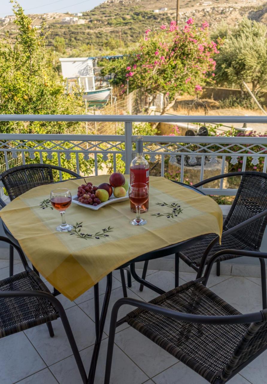 Sotirios Apartments Karpathos Exteriör bild